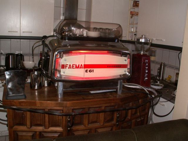 Máy pha cà phê Feama